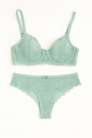 Conjunto Plus Size: Calcinha e Sutiã de Poliamida Alta sustentação