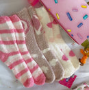 Combo Bobbie Goods: Pijama Azul Marinho com Estampa de Ursinho + 03 Meias térmicas fofas + Livro Bobbie Goods